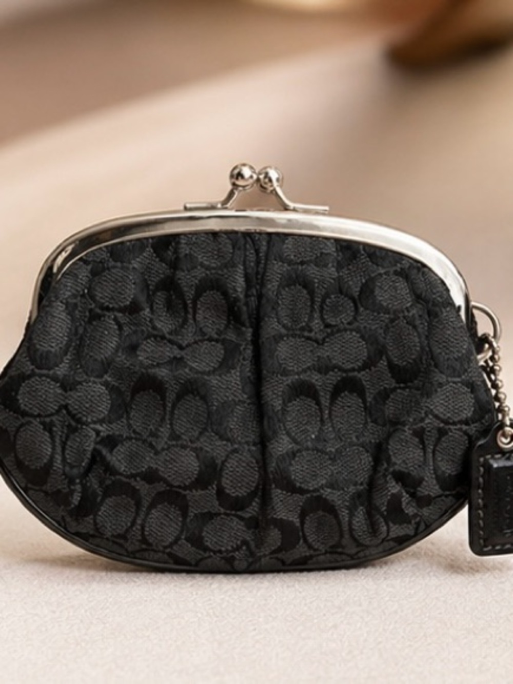 Coach Signature Kisslock Coin Purse Black Mini Wallet Y2K Vintage 🖤👛